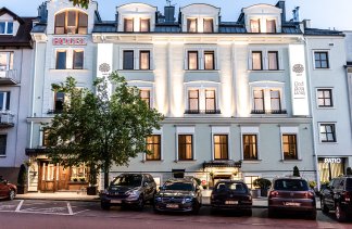 Hotele 4**** - Hotel Pod Złotą Różą - obiekt - zdjęcie 1 