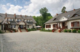 Hotele 3*** - Zespół Dworski Hotel Sarmata - obiekt - zdjęcie 1 