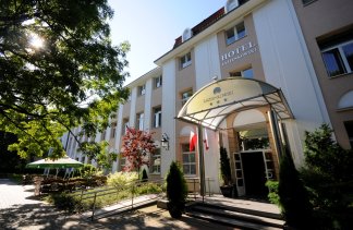 Hotele 3*** - Hotel Łazienkowski - obiekt - zdjęcie 1 
