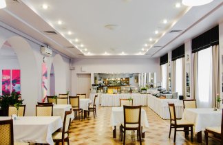 Hotele 3*** - Hotel Łazienkowski - restaurant - zdjęcie 1 