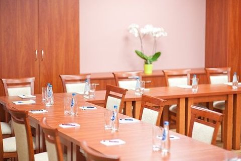 Obiekty szkoleniowe - Mazowsze - Centrum Konferencyjno Noclegowe i Karczma Staropolska - zdjęcie 2