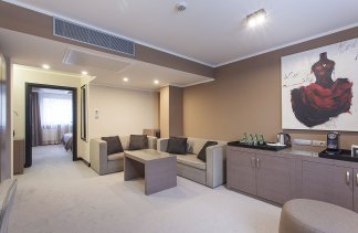 Hotele 4**** - Ilonn Hotel - obiekt - zdjęcie 3 