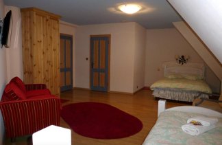 Obiekty konferencyjne - Dom Wypoczynkowy „Pod Strzechą” w Giewartowie - Pokoje - zdjęcie 3 