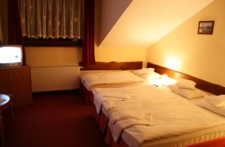 Ośrodki szkoleniowe - Kompleks Rekreacyjno-Sportowy "Dom nad Jeziorem" - Pokoje - zdjęcie 3 