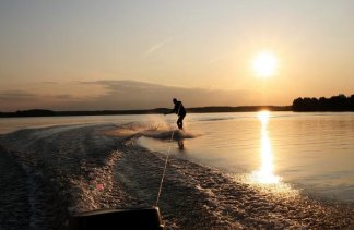 Ośrodki szkoleniowe - Kompleks Rekreacyjno-Sportowy "Dom nad Jeziorem" - service - zdjęcie 1 