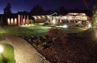 Ośrodki konferencyjne - Hotel i Restauracja AGAT - obiekt - zdjęcie 1 