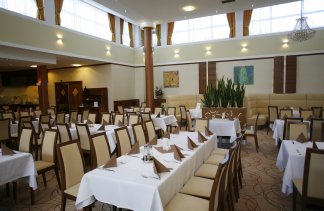 Hotele 3*** - Centrum Konferencyjno-Szkoleniowe BOSS*** - restaurant - zdjęcie 2 