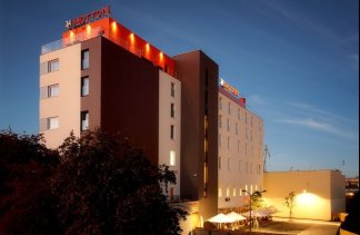 Hotele 3*** - Hotton Hotel - obiekt - zdjęcie 1 