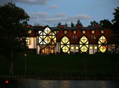 Polska Akademia Nauk Dom Pracy Twórczej w Wierzbie - sale konferencyjne Ruciane-Nida