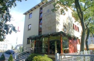 Hotele 3*** - Hotel Willa Lubicz - obiekt - zdjęcie 1 