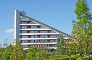 Hotele 3*** - Hotel Jaskółka - obiekt - zdjęcie 1 