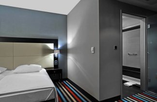 Hotele 4**** - Silver Hotel & Gokart Center Szczecin - obiekt - zdjęcie 2 