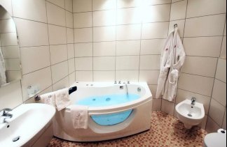 Hotele 4**** - Hotel Gwarna - obiekt - zdjęcie 5 