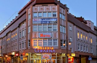 Hotele 4**** - Hotel Gwarna - obiekt - zdjęcie 1 