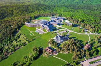 Hotele 4**** - Hotel Arłamów - obiekt - zdjęcie 1 