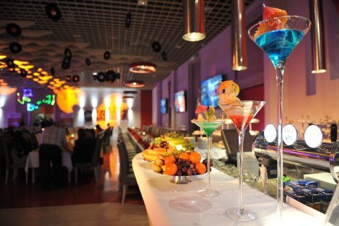 nowoczesne - Sunny Club - zdjęcie 2