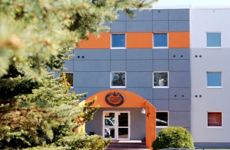 Ośrodki szkoleniowe - Centrum Szkoleniowe Falenty - obiekt - zdjęcie 1 